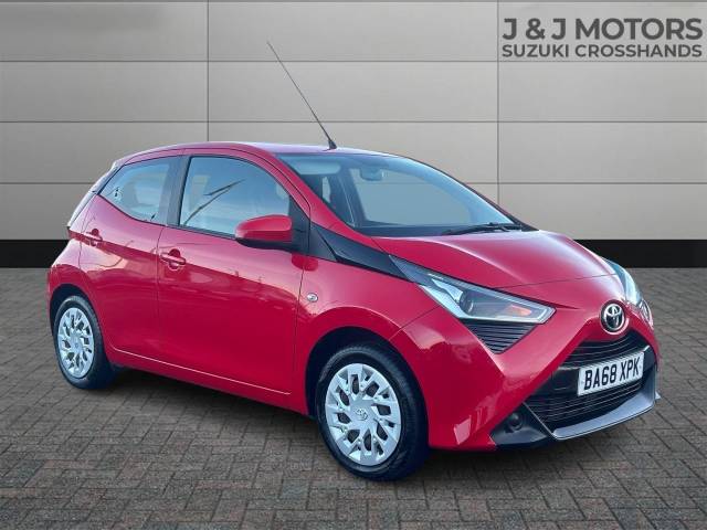 Toyota Aygo 1.0 VVT-i X-Play 5dr Hatchback Petrol Red